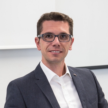 Prof. Dr. Marco Pruckner