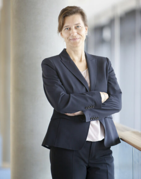 Prof. Dr. Angela Roth